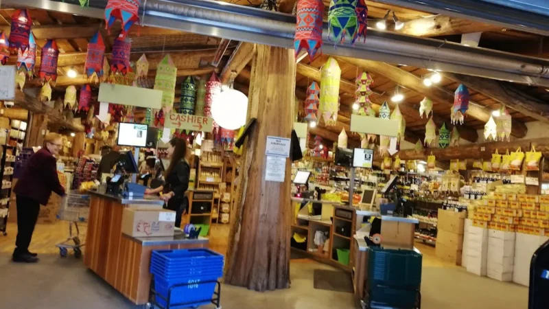 Old Country Market – Goats on Roof